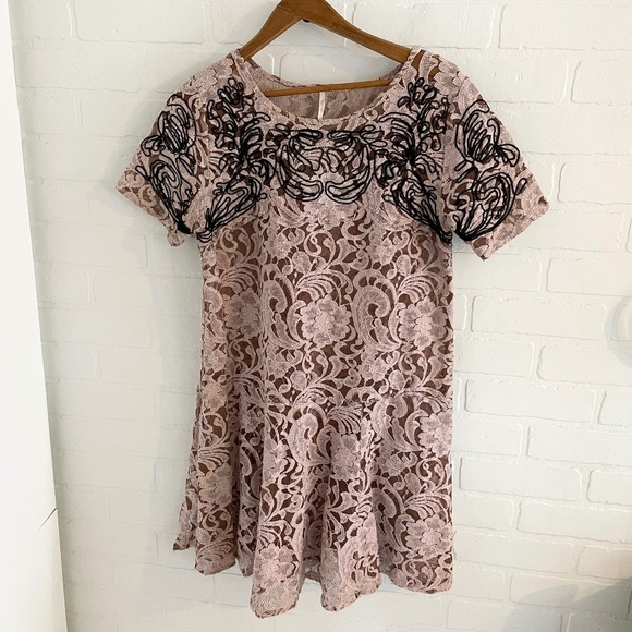 Free People Mini Dress Beautiful Dreamer Cotton Blend Lace Mauve pink Black M - Picture 4 of 13